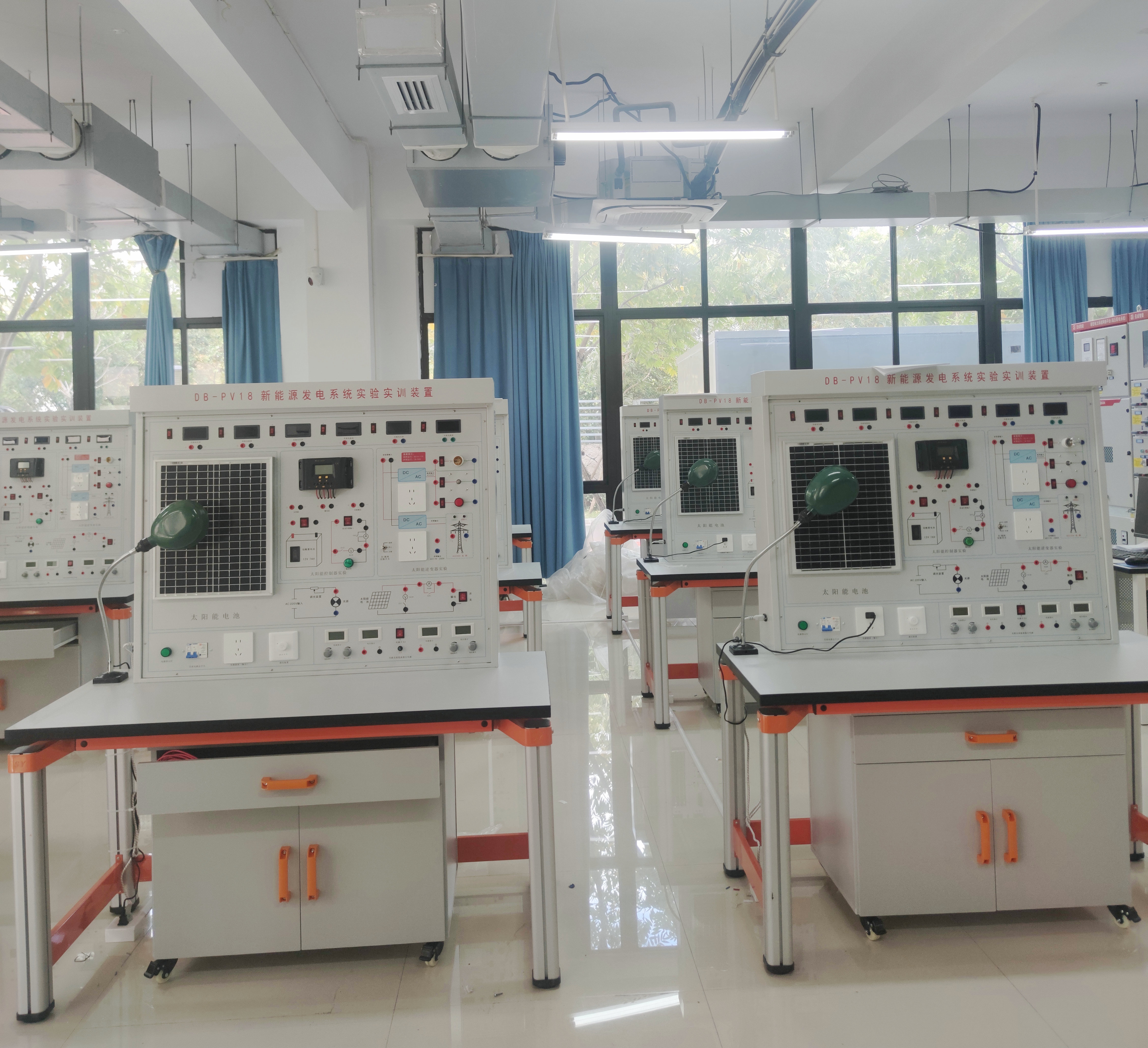 太阳能光伏发电系统实验实训装置(图2) 太阳能光伏发电系统实验实训装置